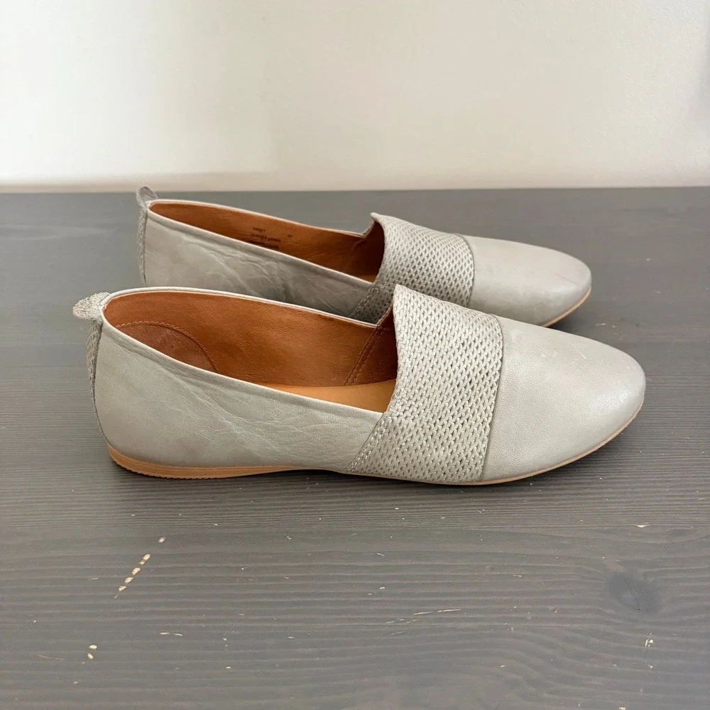 Miz Mooz‎ Hailey Flats 37 Grey Leather Textured Slip On Almond Toe
